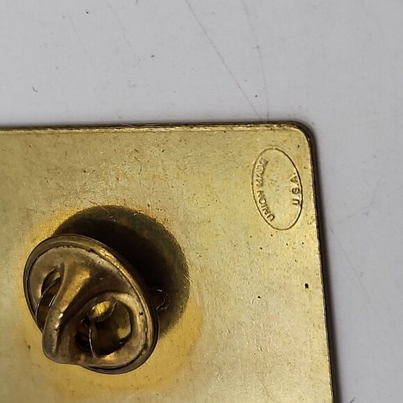 Vintage CBS Sports 1996 NCAA Final Four Button Pin Meadowlands Basketball - Picture 6 of 12